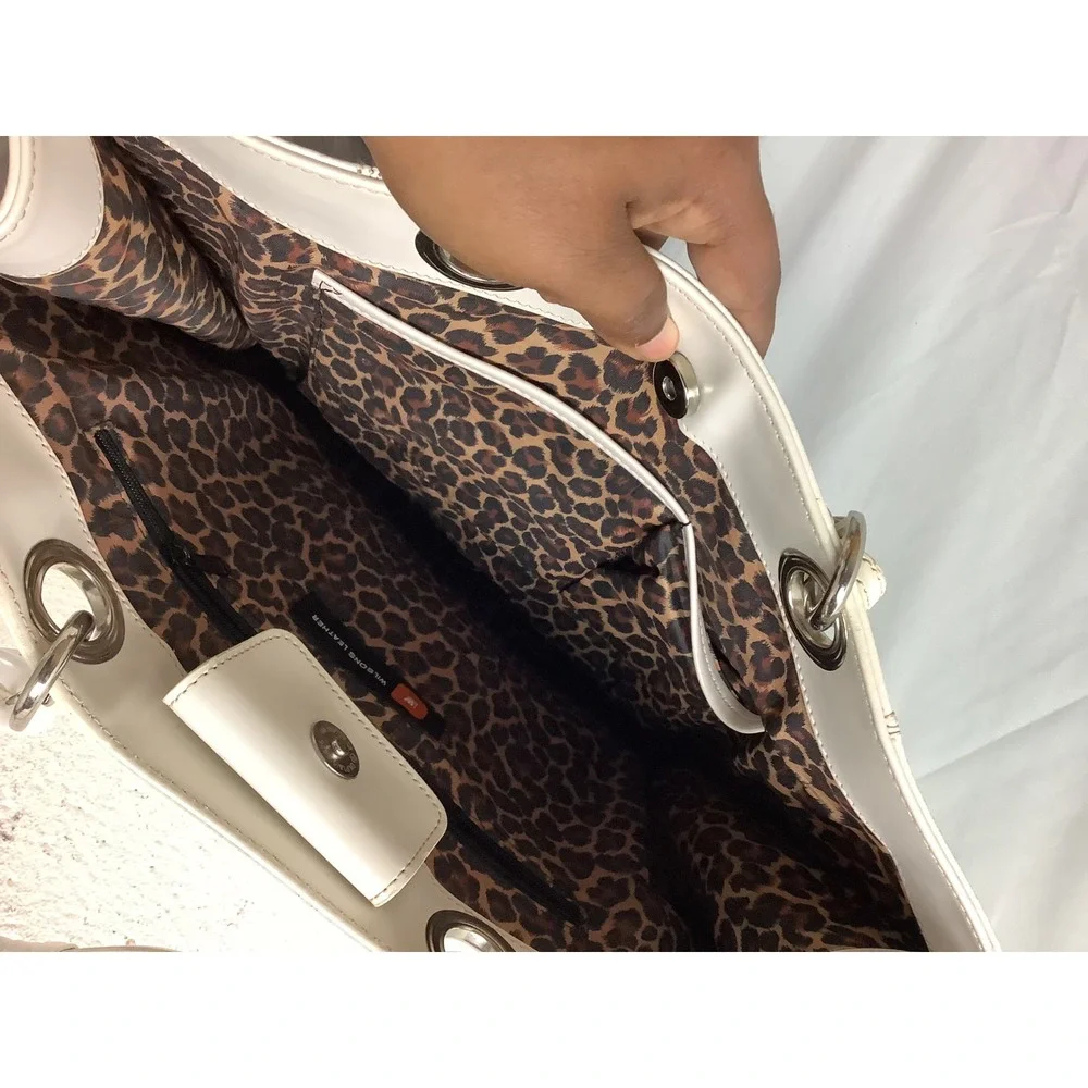 Wilsons Leather White Tote Bag Silver Grommet Leopard Print Lining Large Handbag